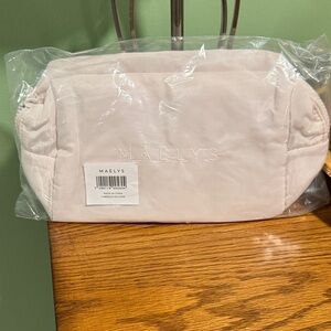 MAËLYS Pink Cosmetic Bag
